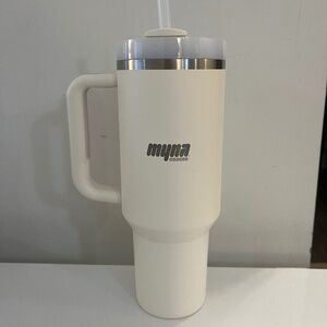 NEW Stanley Limited Edition Cream Myna Snacks 40 oz.